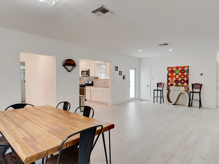 7528 Buccaneer Ave — Photo 6