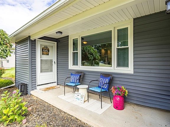 4th image of 32 Kaywood Dr