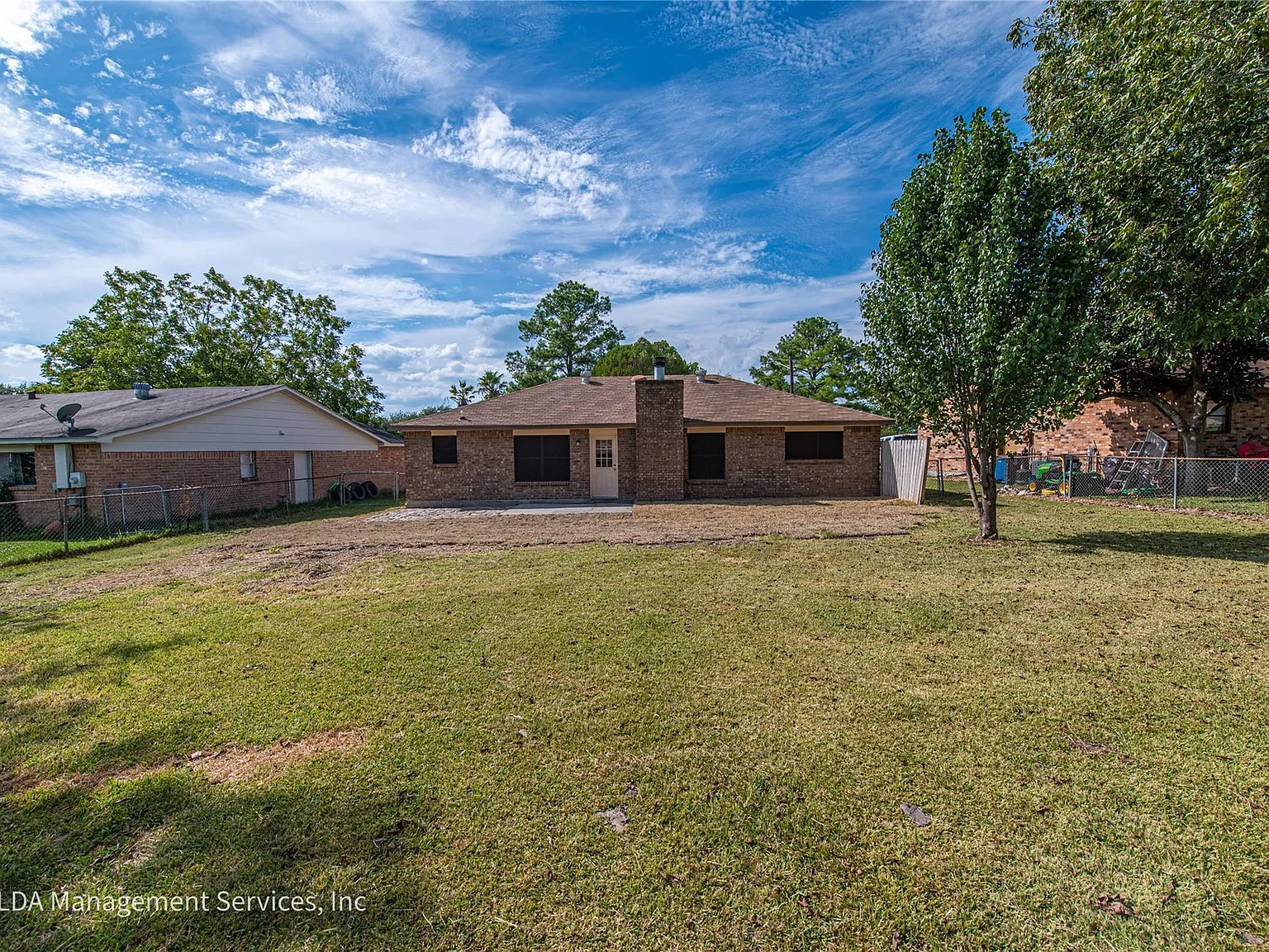 3 bed, 2.0 bath, 1288 sqft, $1,695 — Photo 3