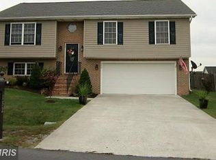 152 Buchanon Ln, Inwood, WV 25428