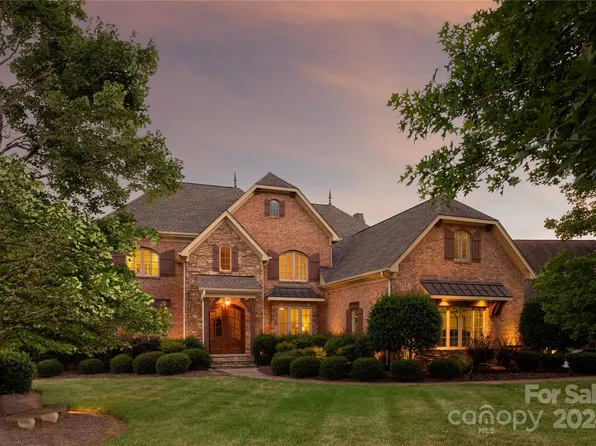 407 Creeping Cedar Ct, Waxhaw, NC 28173