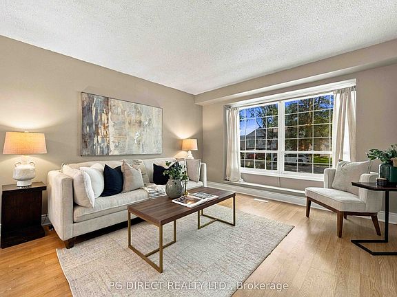 2nd image of 64 Renfield Cres