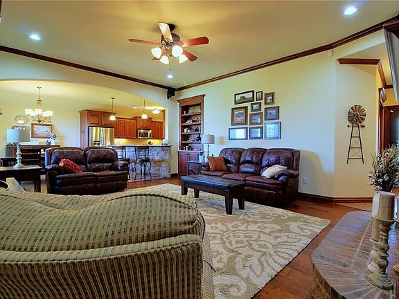 5th image of 1670 Meadow Creek Cir