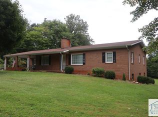 750 Woodland Dr, Stuart, VA 24171