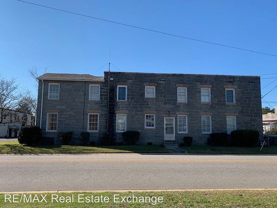 2nd image of 409 E 19th St APT 2