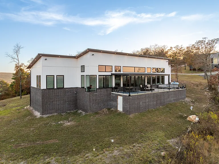 628 Mount Riante Rd — Photo 5