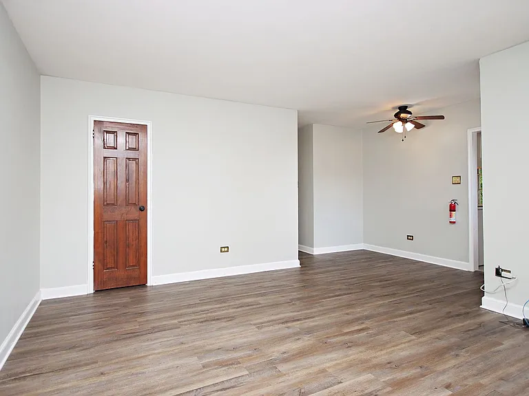 32 University Cir #201 — Photo 6
