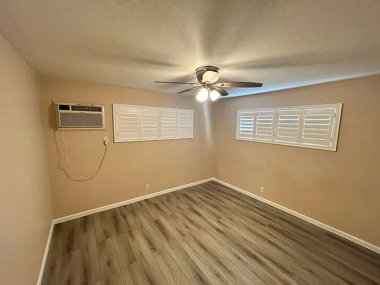 131 S Olive Ave — Photo 18