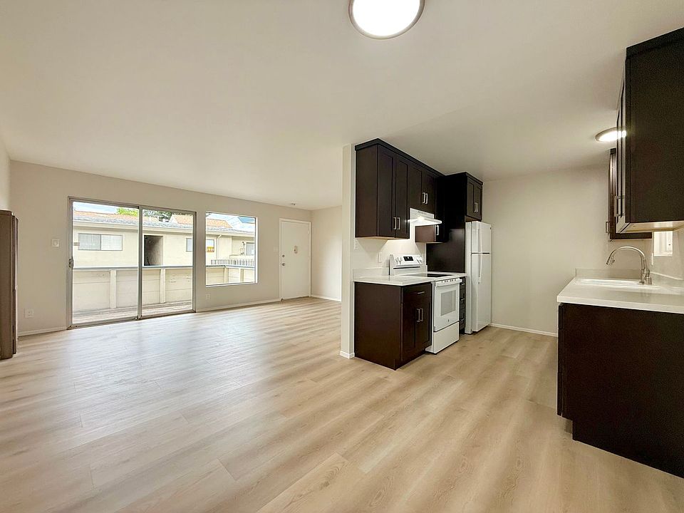 1st image of 737 Elm St #3