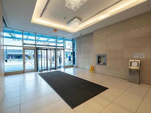 3rd image of 386 Yonge St #1202