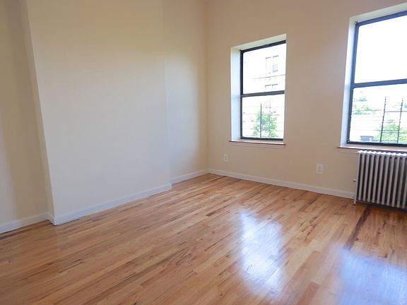 2nd image of 804 Macdonough St APT 3R
