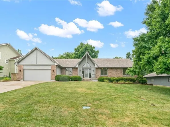 613 Lakeview Dr, Raymore, MO 64083