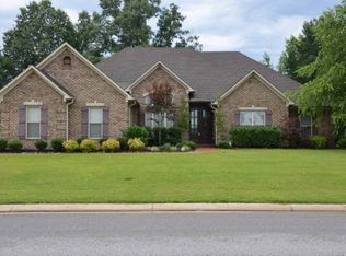 121 Flagstone Dr, Jackson, TN 38305