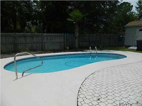 1st image of 6826 Forsythe Dr