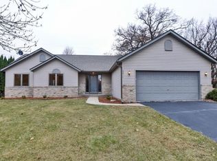 13412 Commonwealth Dr, Burnsville, MN 55337