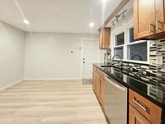 3rd image of 14 Louise Rd #14