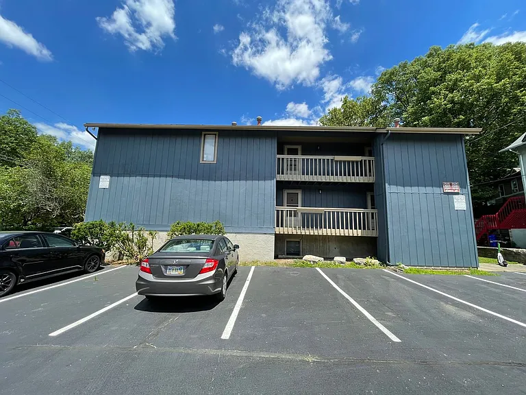 2024 Summit St — Photo 18