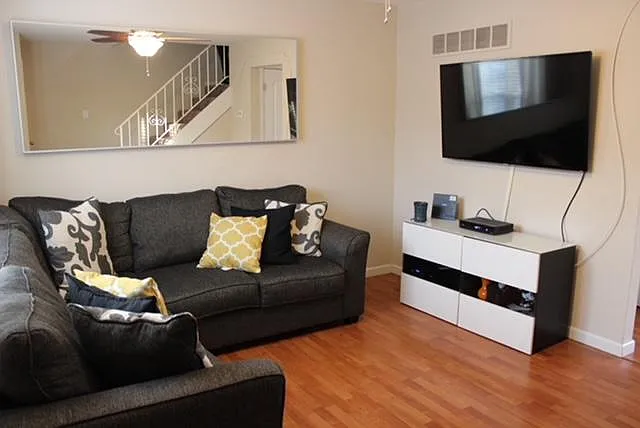 1249 Clarkson Ct — Photo 11