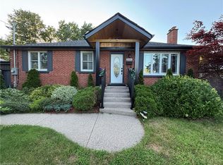 2105 Maplewood Dr, Burlington, ON L7R 2C6