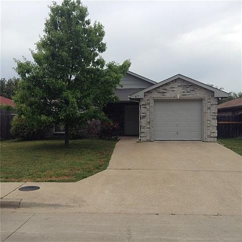 1st image of 617 Delphinium Dr