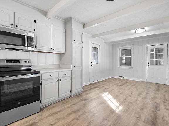 5th image of 105 Mauldin Cir