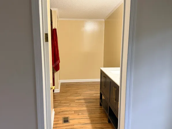 411 Brogden St, Dudley, NC 28333