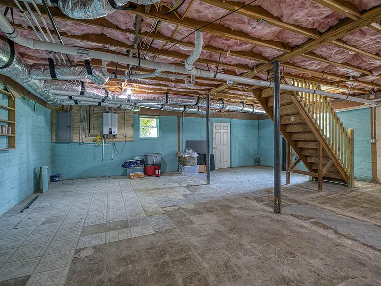 214 Howard St — Photo 19