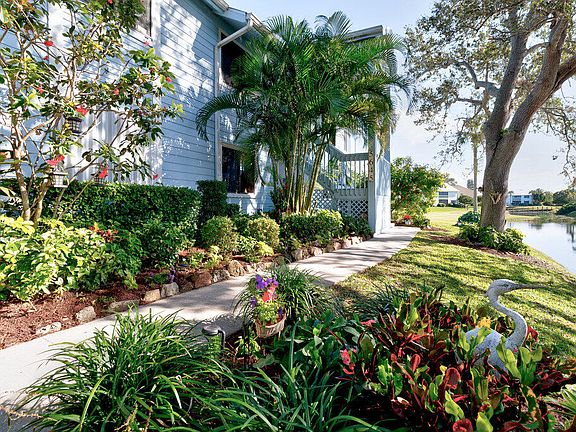 4th image of 5645 Marina Drive #4