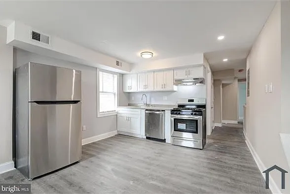 608 E 9th St #2 — Photo 10