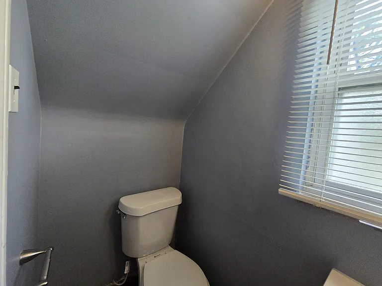 15205 Maplewood Ave — Photo 17