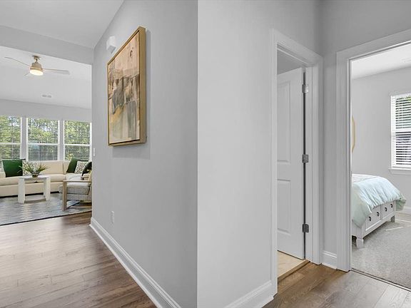 5th image of 431 Oakton Dr