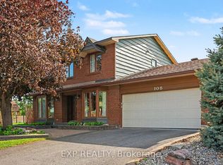 105 Country Club Dr, Ottawa, ON K1V 0B4