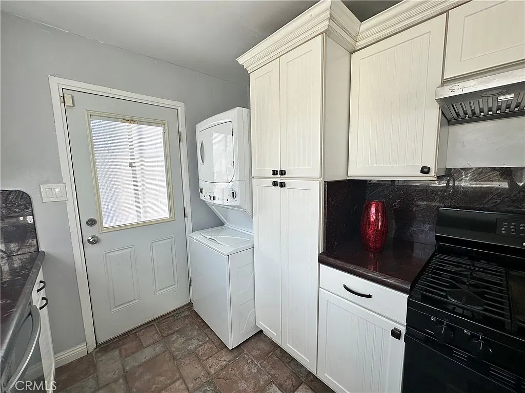 3 bed, 1014 sqft, $3,350 — Photo 4
