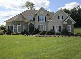 55 Lynne Ter, Shelton, CT 06484