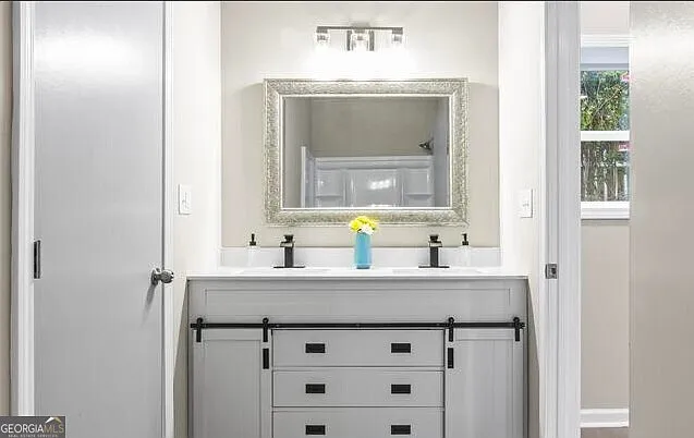 1523 Delia Dr — Photo 11
