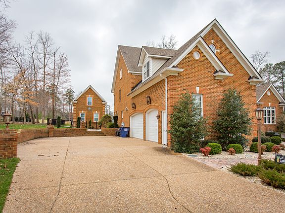 3rd image of 12030 Dunnottar Dr