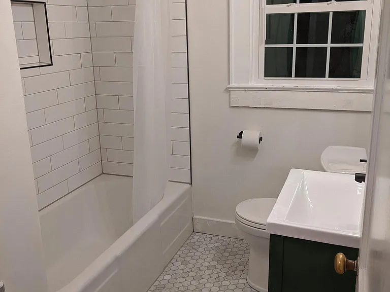 905 Gertrude Ave — Photo 5