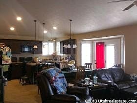 3rd image of 222 W Fox Hollow Dr