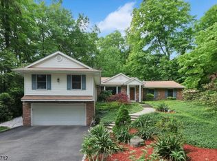 284 Beech Ter, Wayne, NJ 07470
