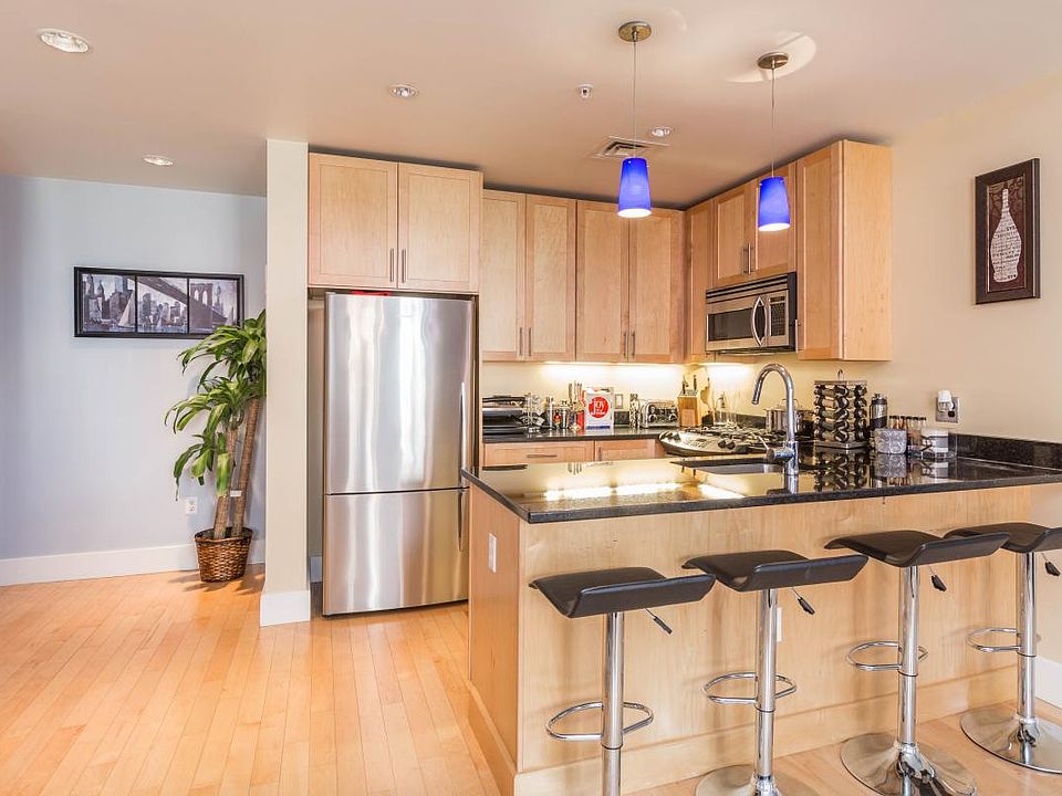 1st image of 181 Essex St #404