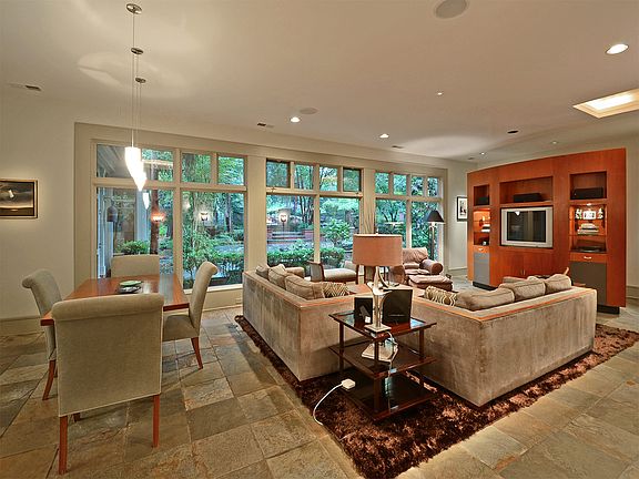 4th image of 532 W Clover Dr