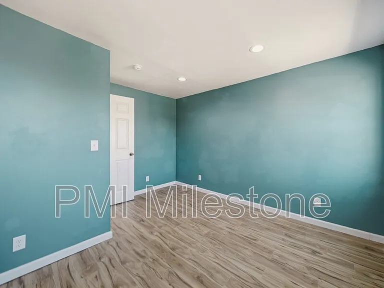 116 S High St — Photo 16
