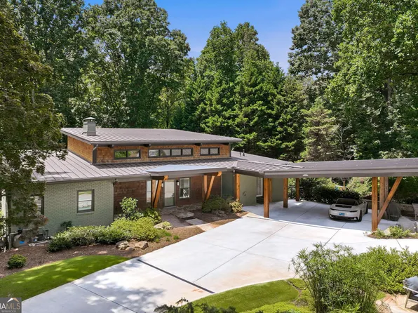 5973 Nachoochee Trl, Flowery Branch, GA 30542