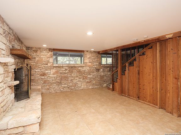 4th image of 18111 Lake Shore Dr