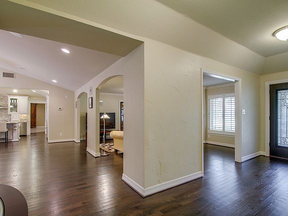 3rd image of 4250 Cedarbrush Dr