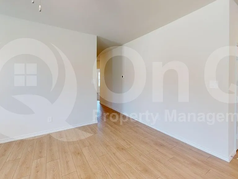 2724 Mexia Ln — Photo 7