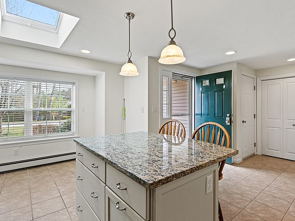 5th image of 78 Windward Pointe Drive #19
