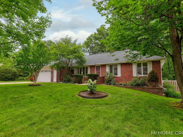 1854 Pinnacle Dr SW, Wyoming, MI 49519
