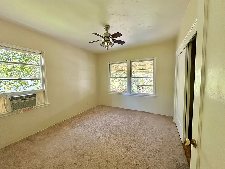 738 Vine St — Photo 14