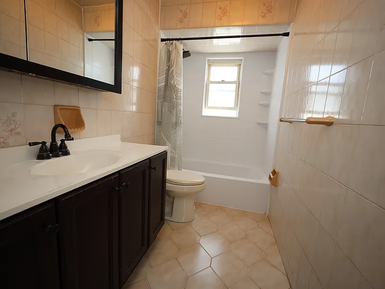 475 Beach Rd #2 — Photo 8